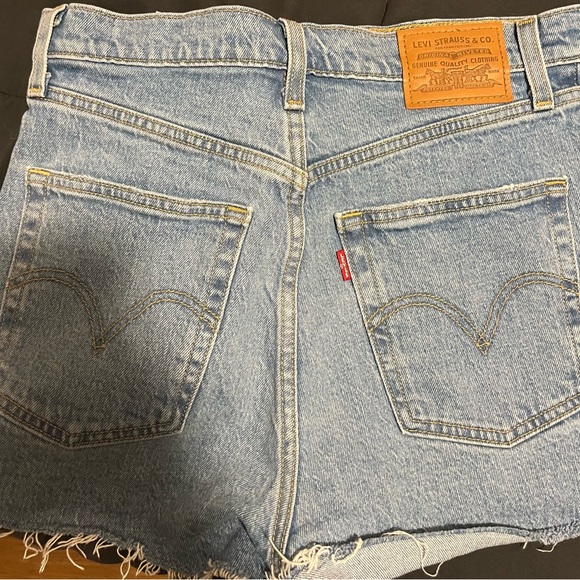 Levi’s ribcage shorts - Picture 2 of 2